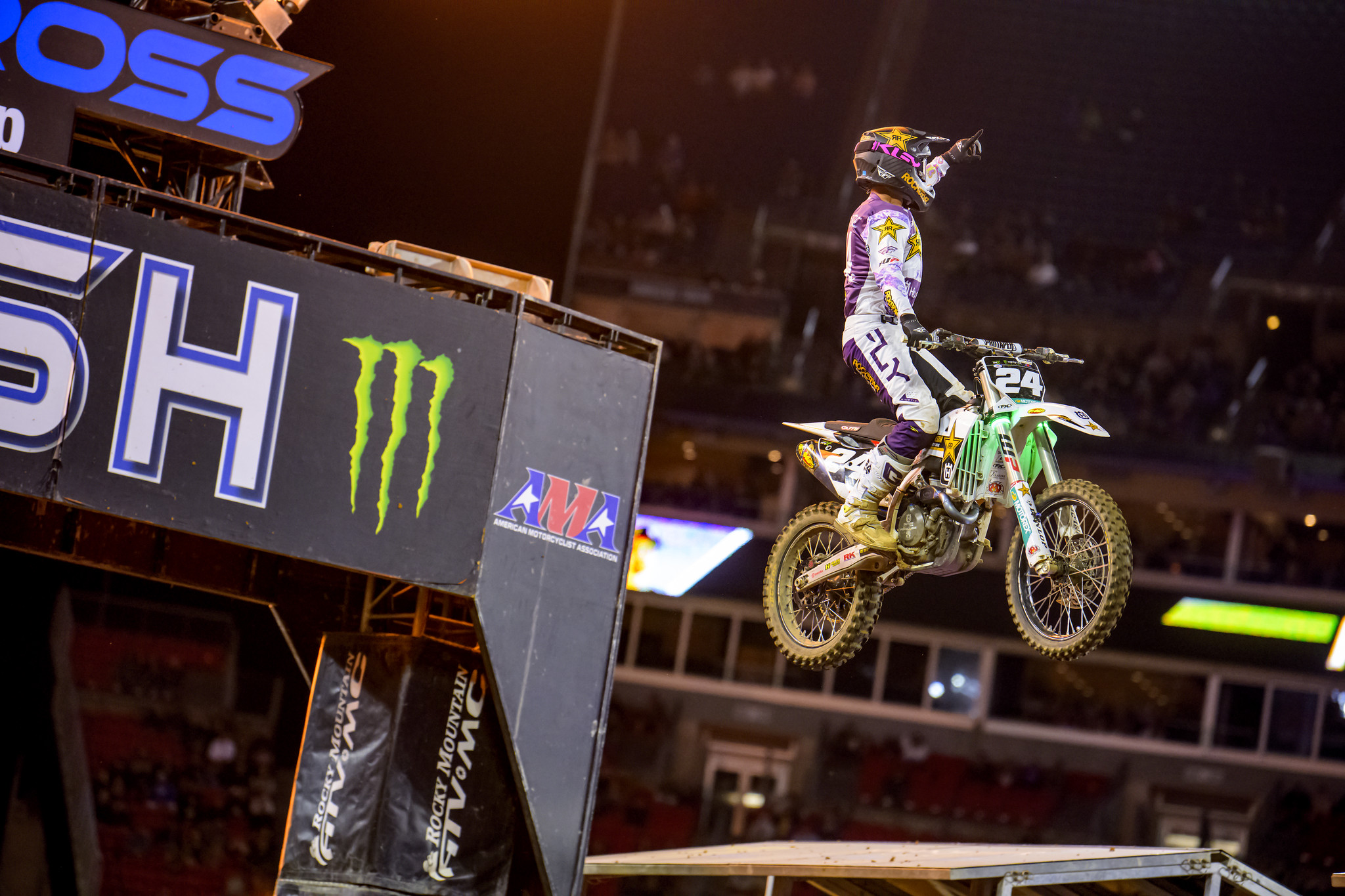 Richard James Hampshire: Red Plate Holder - Vurbmoto